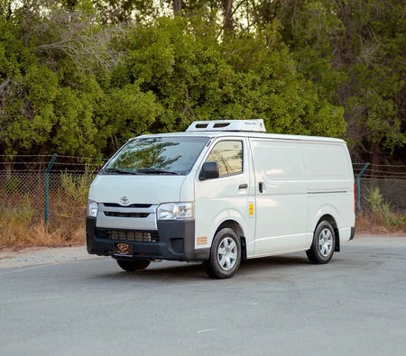 أبيض تويوتا Hiace Standard 2022 أبيض تويوتا Hiace Standard 2022