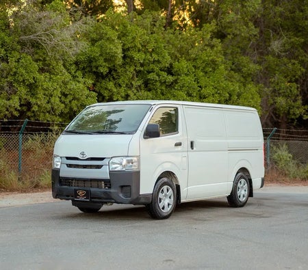 أبيض تويوتا Hiace Standard 2017 أبيض تويوتا Hiace Standard 2017