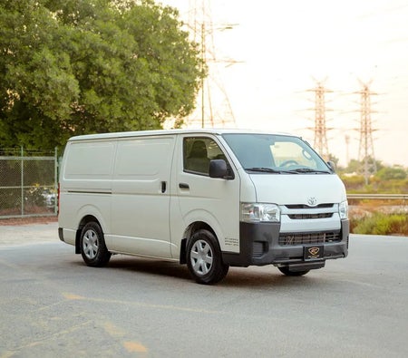 أبيض تويوتا Hiace Standard 2017