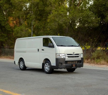 أبيض تويوتا Hiace Standard 2022