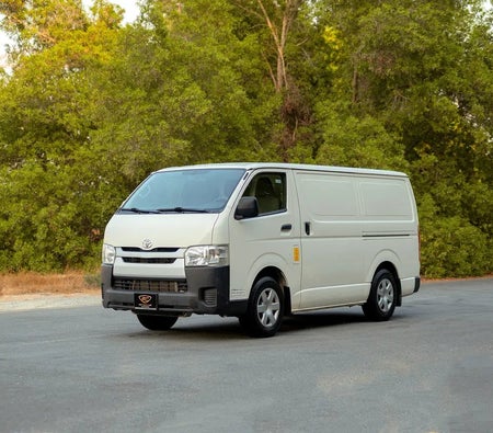 أبيض تويوتا Hiace Standard 2022 أبيض تويوتا Hiace Standard 2022