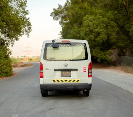 أبيض تويوتا Hiace Standard 2022 أبيض تويوتا Hiace Standard 2022
