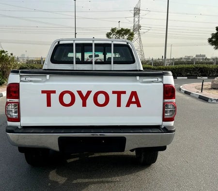 Weiß Toyota Hilux 2014