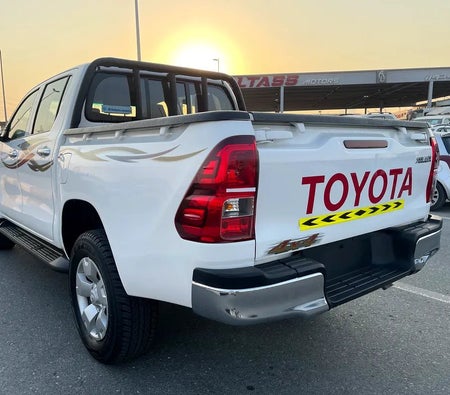 Beyaz Toyota Hilux 2025