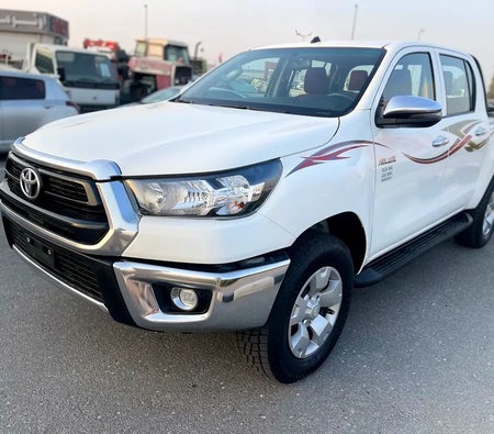 Beyaz Toyota Hilux 2025