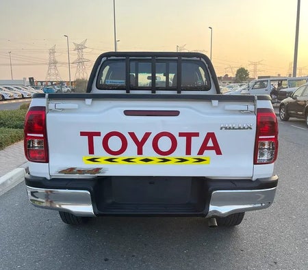 Beyaz Toyota Hilux 2025