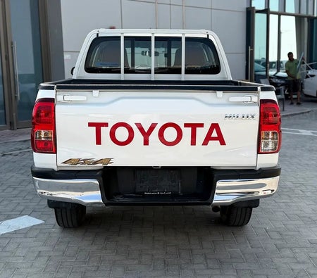 Bianca Toyota Hilux 2024