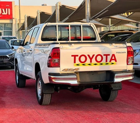 Toyota Hilux SR5 2024, photo 4 of 4