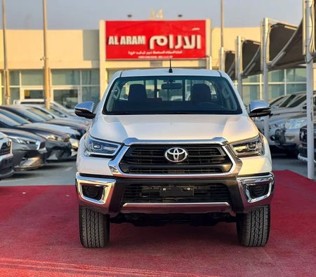 Toyota Hilux SR5 2024, photo 2 of 4