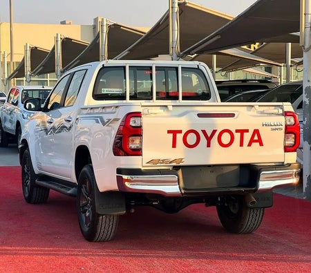 Toyota Hilux SR5 2024, photo 4 of 4