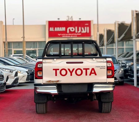 Toyota Hilux SR5 2025, photo 4 of 4