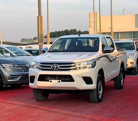 Toyota Hilux SR5 2024, photo 3 of 4