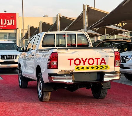 Toyota Hilux SR5 2024, photo 4 of 4