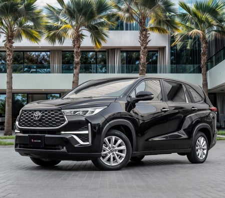Schwarz Toyota Innova HYCROSS 2026 Schwarz Toyota Innova HYCROSS 2026