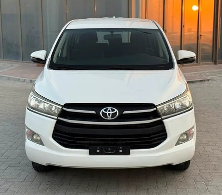 Blanc Toyota Innova SE 2020