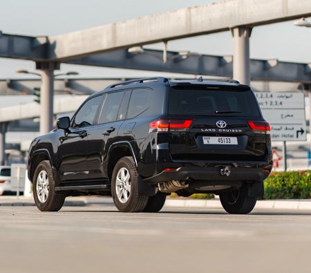 Toyota Land Cruiser GXR V6 2023