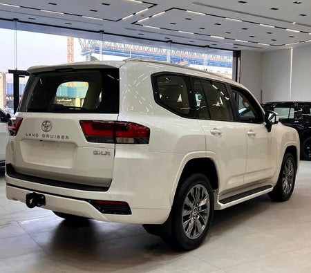 Blanc Toyota Land Cruiser GXR 2024
