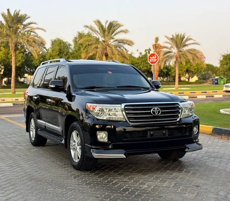 Siyah Toyota Land Cruiser GXR 2015