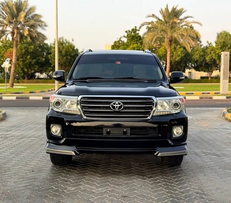 Schwarz Toyota Land Cruiser GXR 2015 Schwarz Toyota Land Cruiser GXR 2015