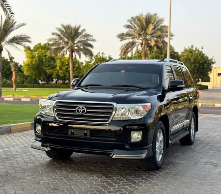 Siyah Toyota Land Cruiser GXR 2015