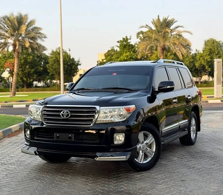 Schwarz Toyota Land Cruiser GXR 2015 Schwarz Toyota Land Cruiser GXR 2015