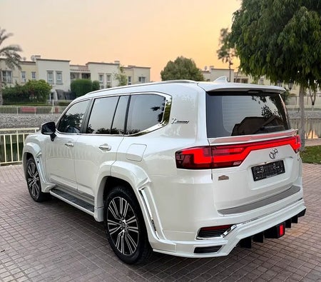 White Toyota Land Cruiser 2025