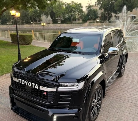 Black Toyota Land Cruiser VXR 2026