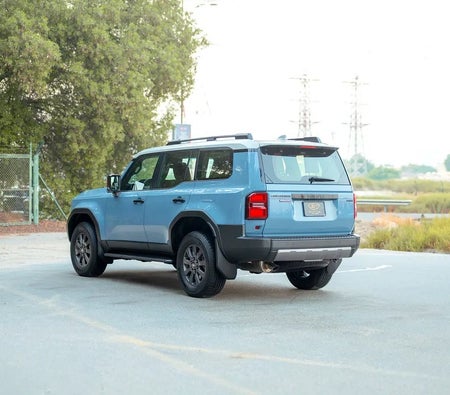 أزرق تويوتا Prado Adventure 2025