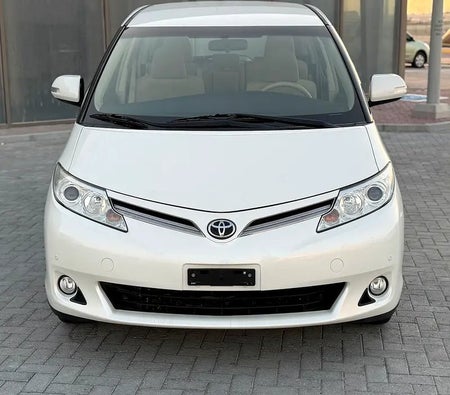 White Toyota Previa S 2019
