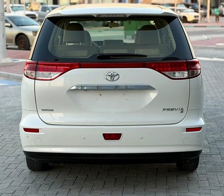 White Toyota Previa S 2019