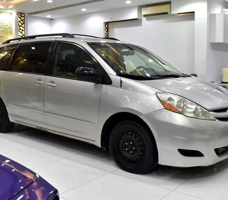 Toyota Sienna LE 2008, photo 3 of 4