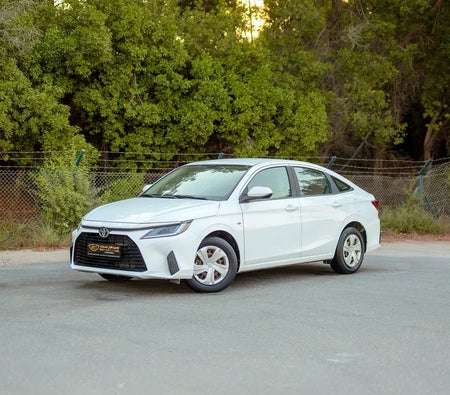 Blanc Toyota Yaris E 2023 Blanc Toyota Yaris E 2023