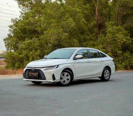 Blanc Toyota Yaris E 2024 Blanc Toyota Yaris E 2024
