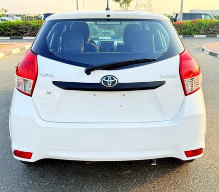 Beyaz Toyota Yaris 2016