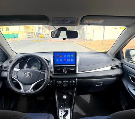 Gray Toyota Yaris SE+ 2014