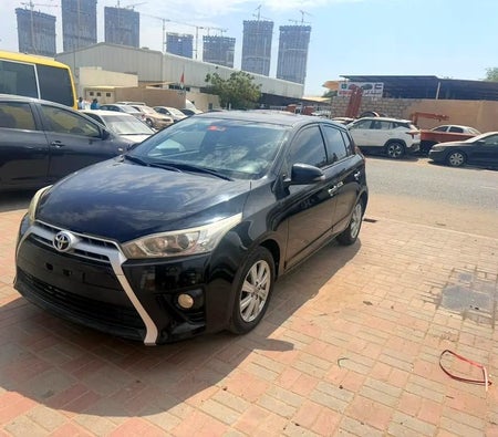 Black Toyota Yaris SE+ 2016