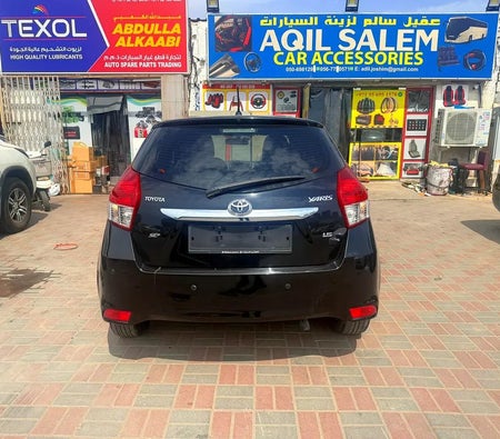 Black Toyota Yaris SE+ 2016