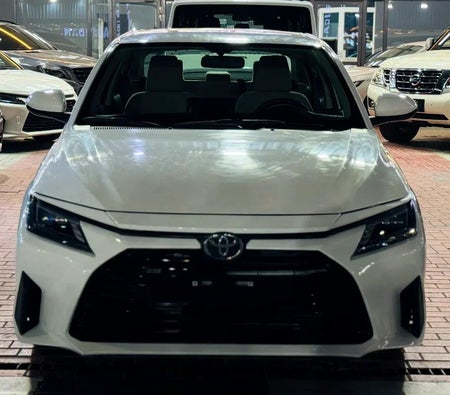 Blanc Toyota Yaris SE 2023