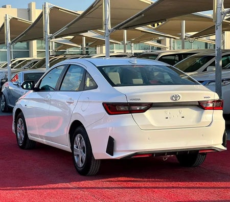 Toyota Yaris SE 2023, photo 4 of 4