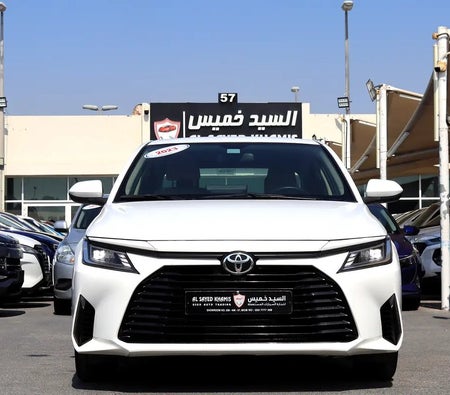 Toyota Yaris SE 2023, photo 1 of 4