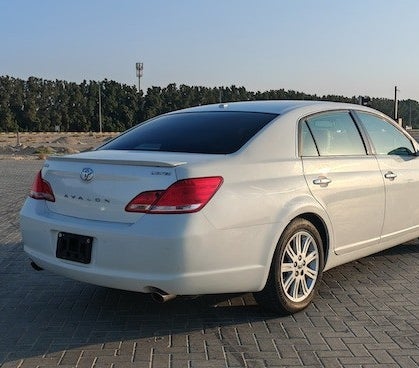 Toyota Avalon Limited 2010, photo 4 of 4