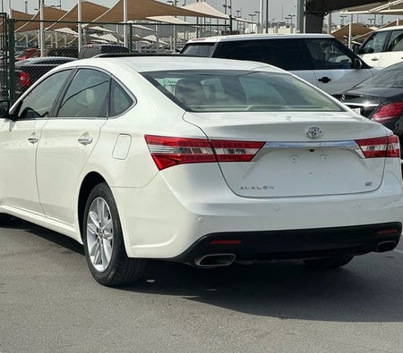 White Toyota Avalon Limited 2013