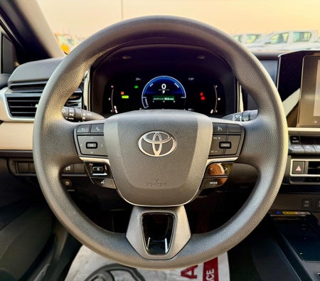 تويوتا Camry Hybrid Base 2026, photo 2 of 4
