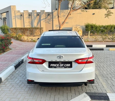Toyota Camry SE 2019, photo 2 of 4