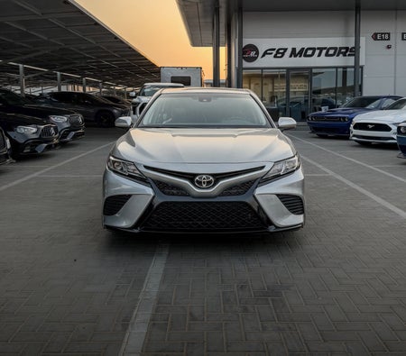 Toyota Camry SE 2020, photo 2 of 4