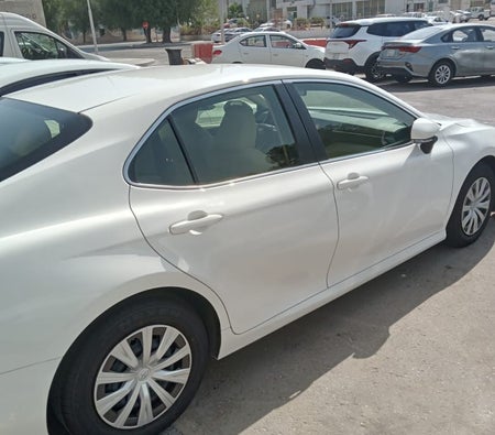 White Toyota Camry 2021 White Toyota Camry 2021