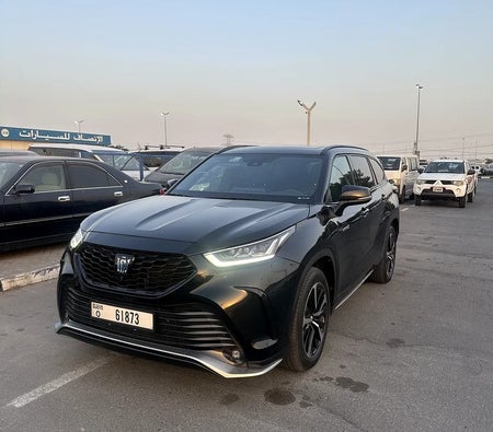 Black Toyota Crown 2023