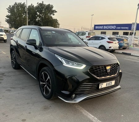 Black Toyota Crown 2023