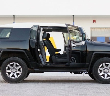 Nero Toyota FJ Cruiser 2023
