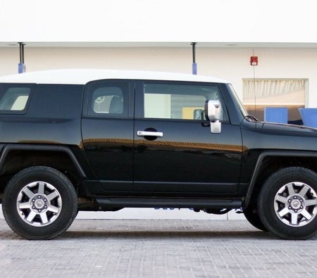 Nero Toyota FJ Cruiser 2023